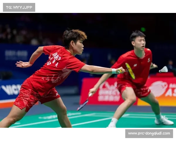 国羽混双组深夜加练黄东萍发球特训视频曝光训练细节引关注 国羽混双组深夜加练黄东萍发球特训视频曝光训练细节引关注